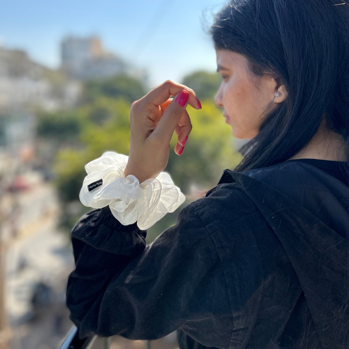 CREAM | ORGANZA SCRUNCHIES | XL