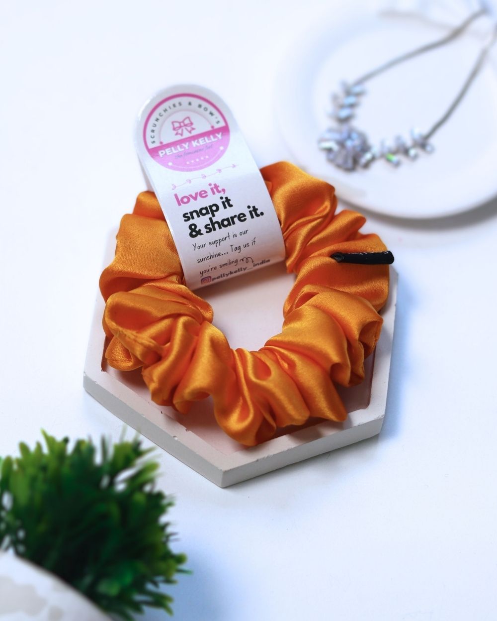 Light Gold | Silk Satin Scrunchies | M