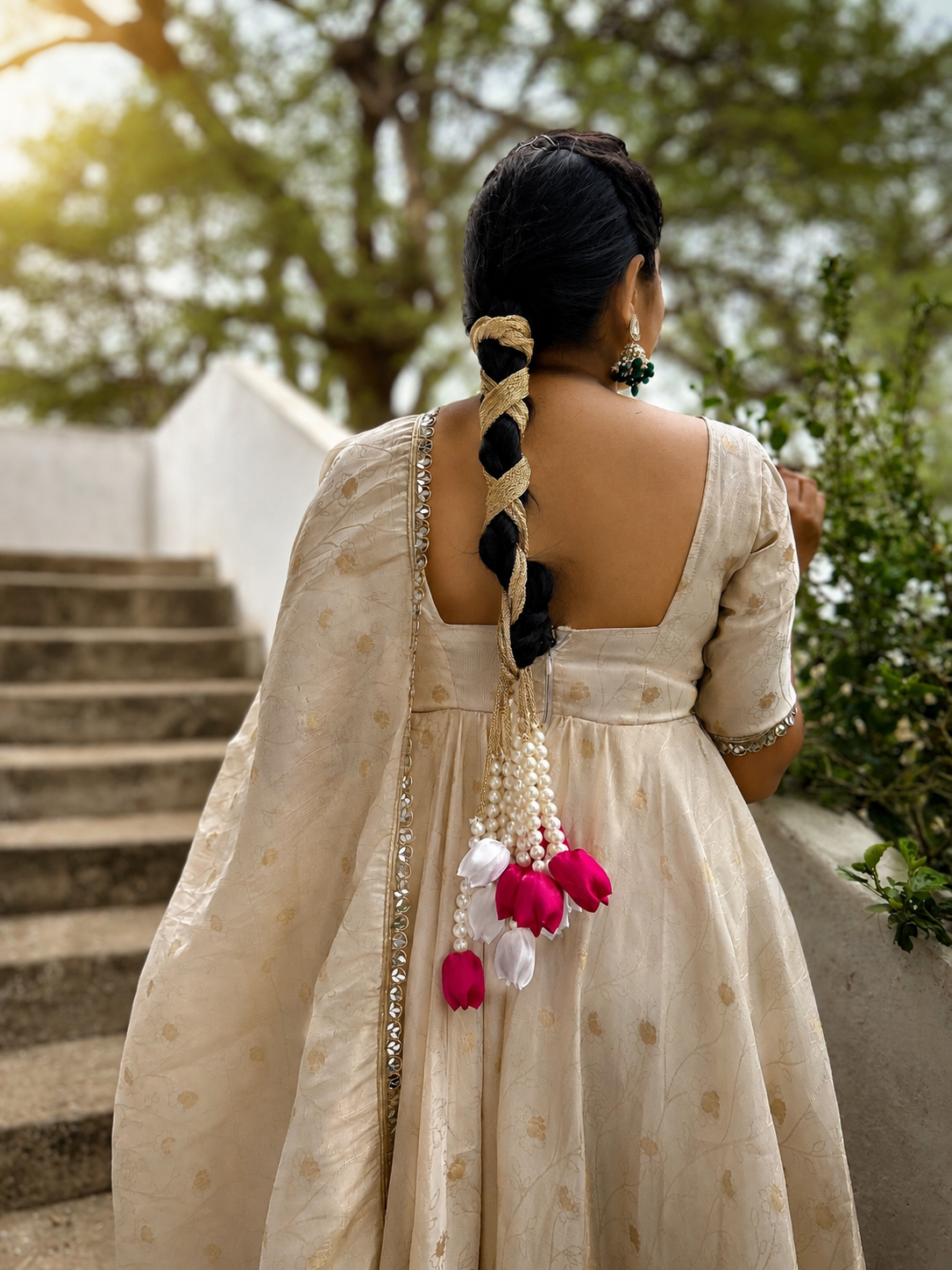 Paranda | White & Pink Flower