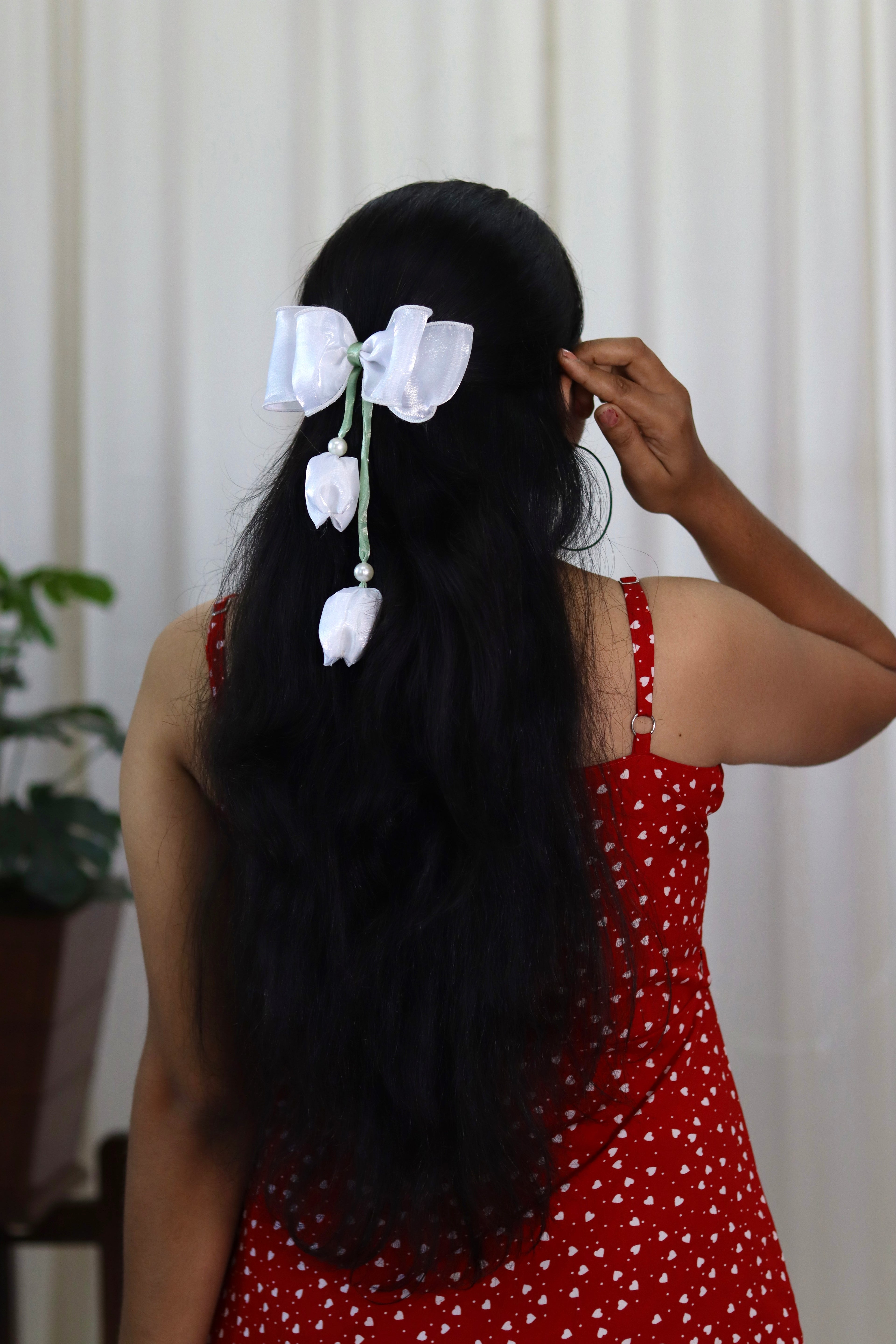 White | Tulip Bow